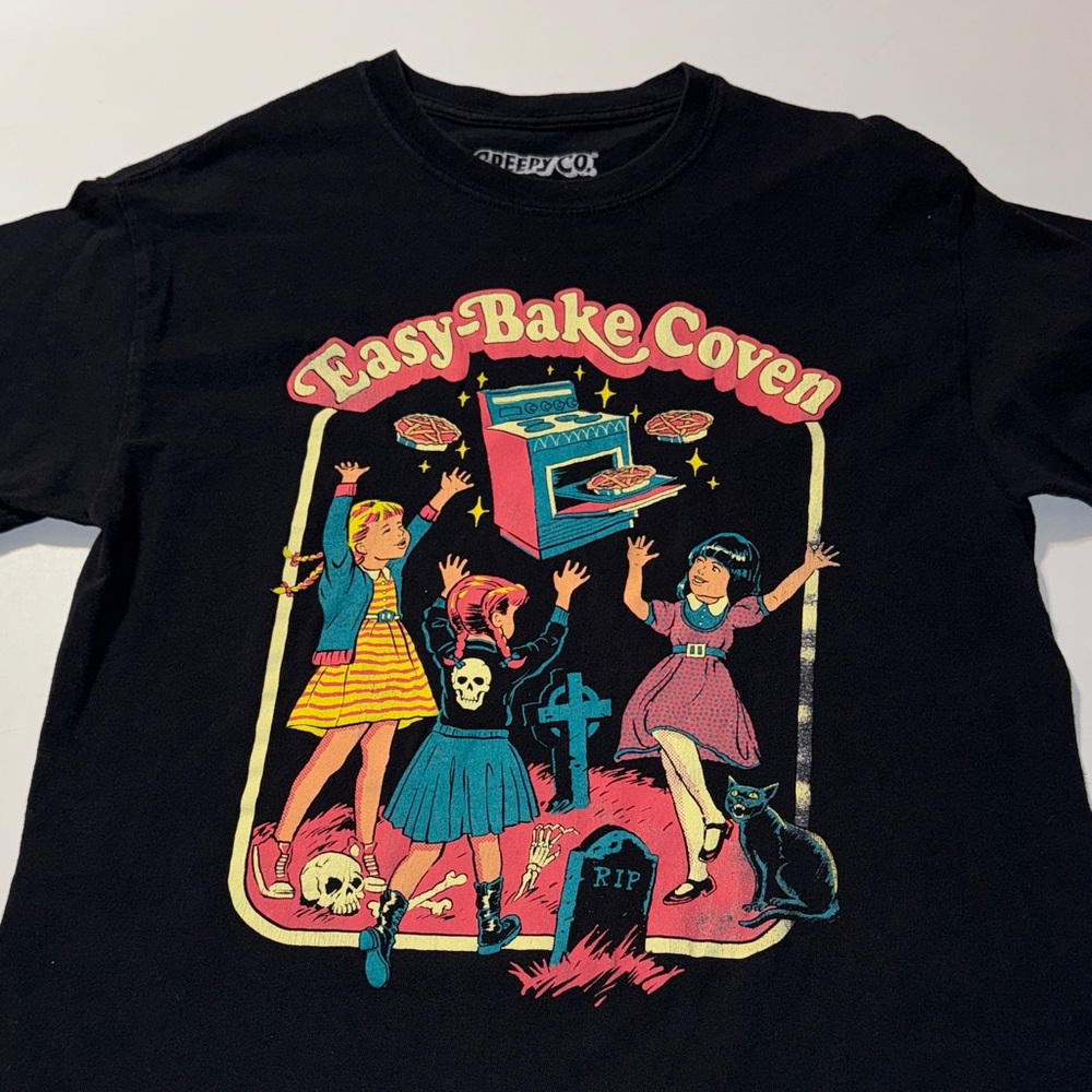 Black Graphic Tee - Short Sleeve